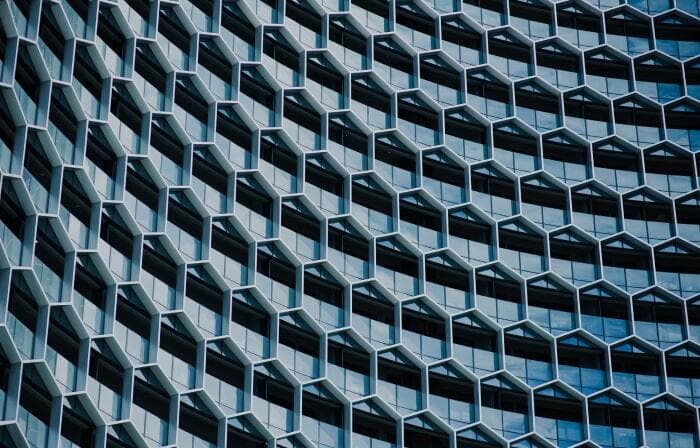 Hexagonal architecture: principles, ports and adapters, benefits